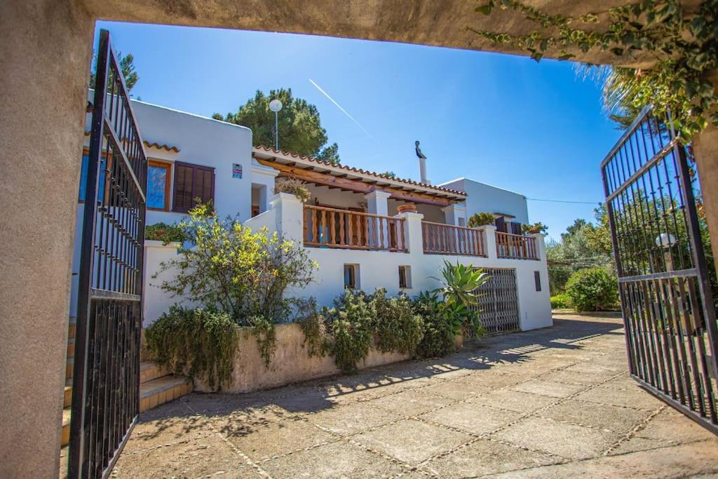 Casa De Campo Cala Bassa Villa Sant Josep de sa Talaia Exterior photo